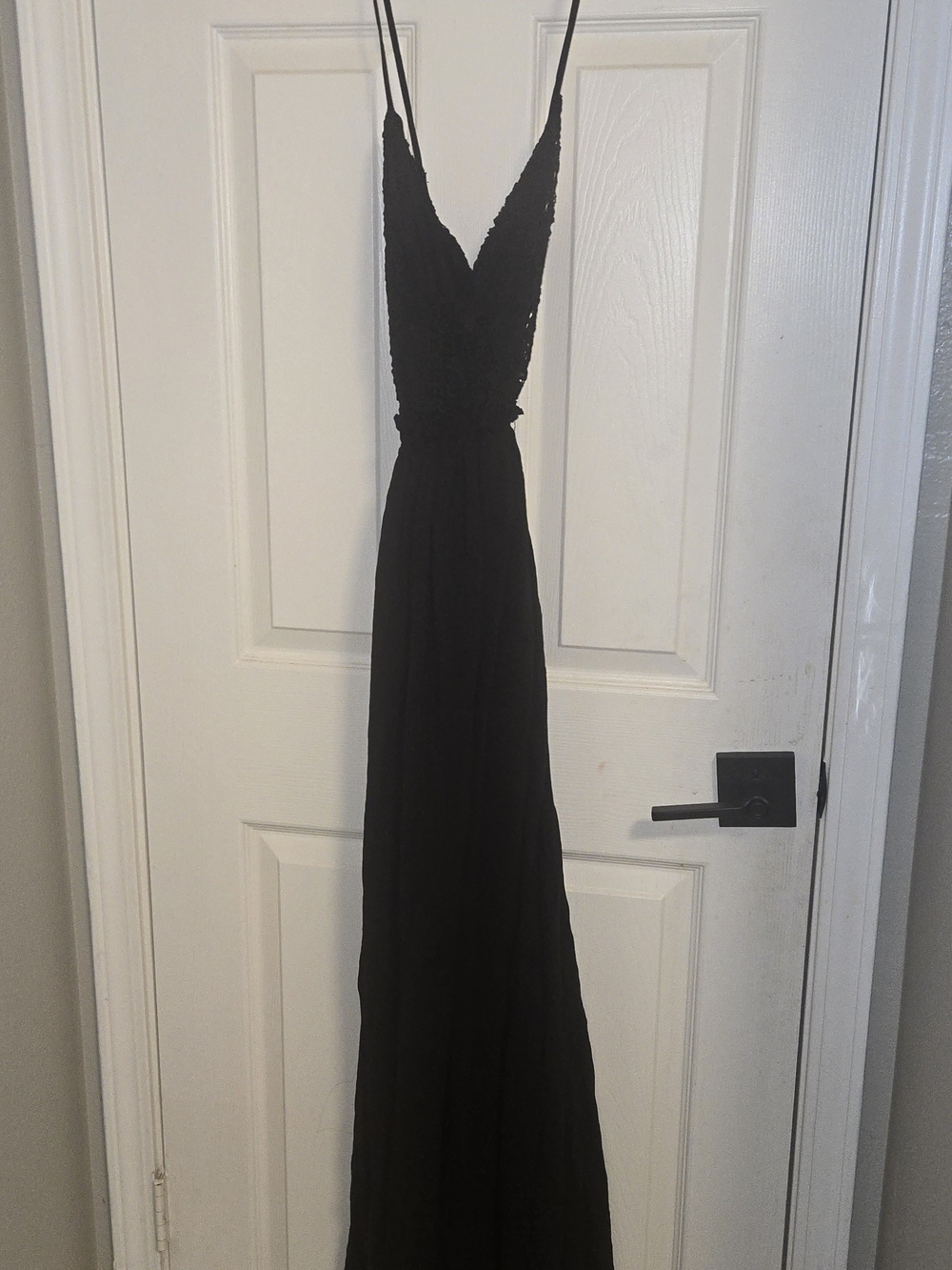 Forever 21 Black Lace Bodice Spaghetti-Strap Maxi Dress